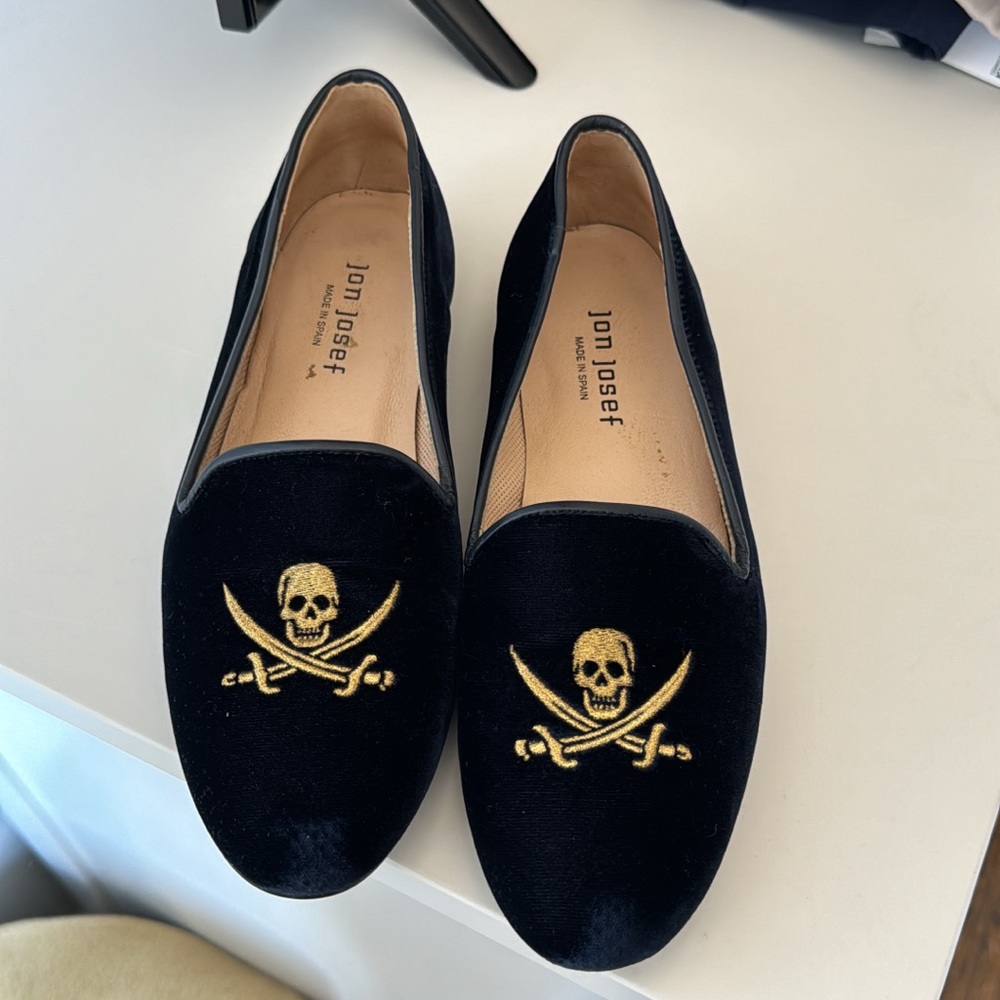 Jon Josef size 7.5 Skull and Crossbones loafers
